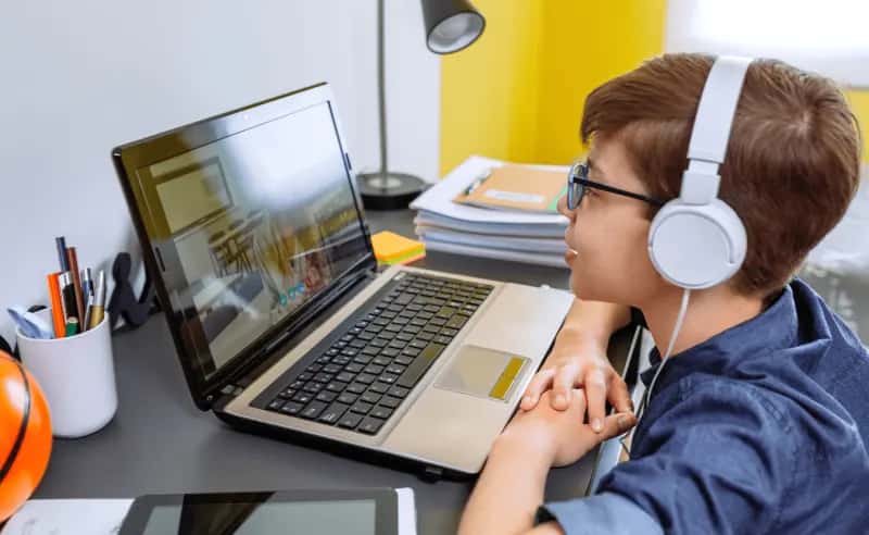 Adapting to Digital Learning: A New Era for English Language Lessons in SA